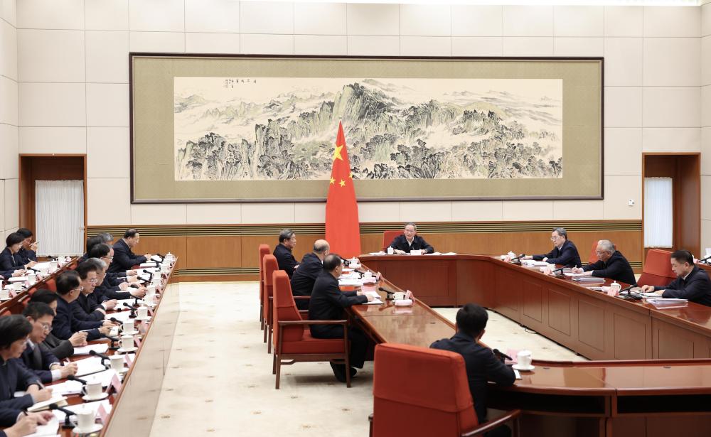 李强主持召开国务院第十次全体会议 讨论政府工作报告稿和“十五五”规划纲要草案稿